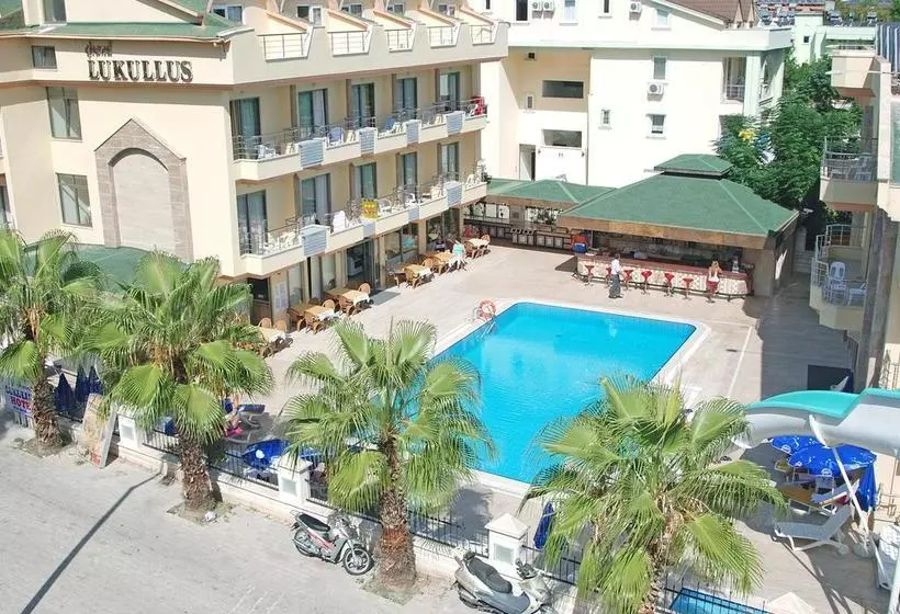 酒店 Grand Lukullus