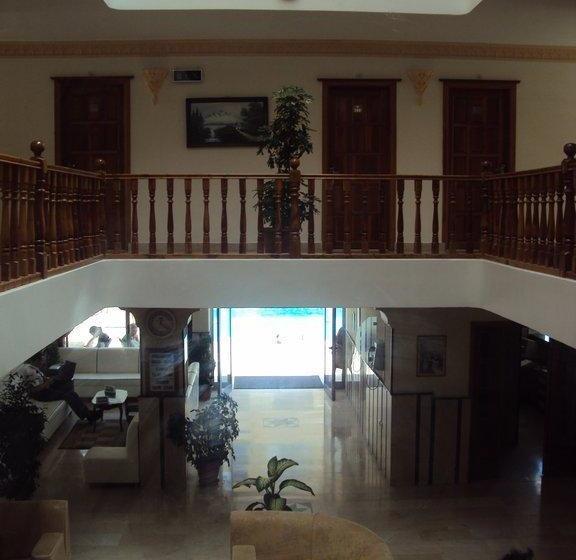 فندق Grand Lukullus