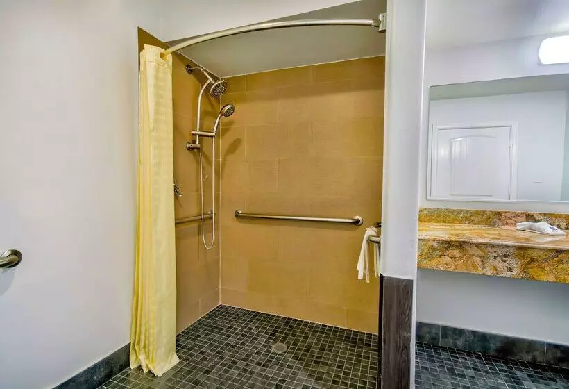 Motel 6 Gardena