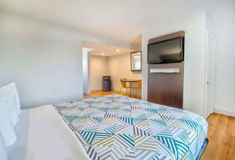 Motel 6 Gardena