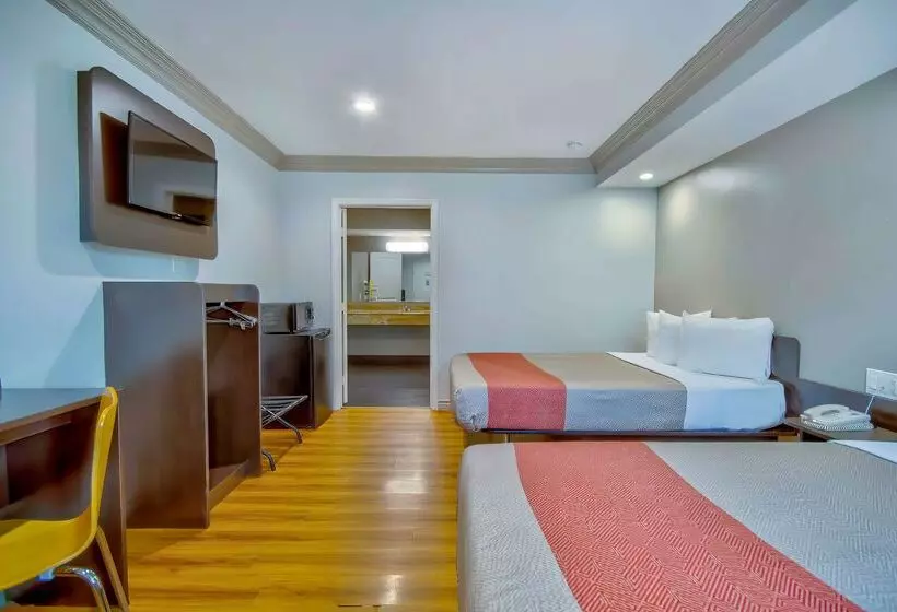 Motel 6 Gardena