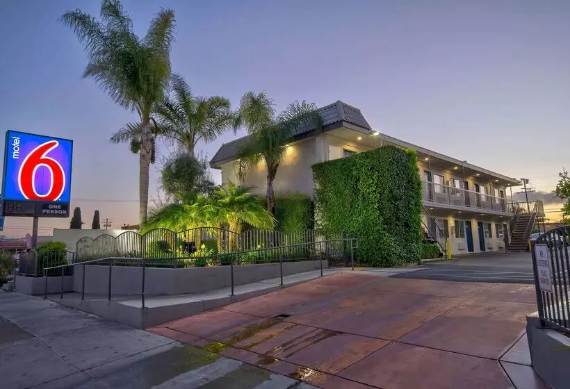 Motel 6 Gardena
