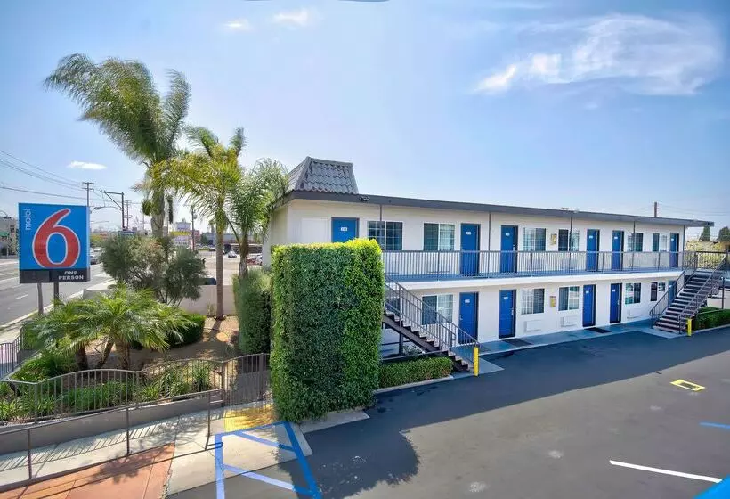 Motel 6 Gardena
