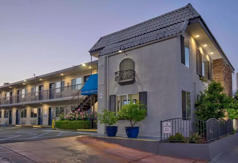 Motel 6 Gardena