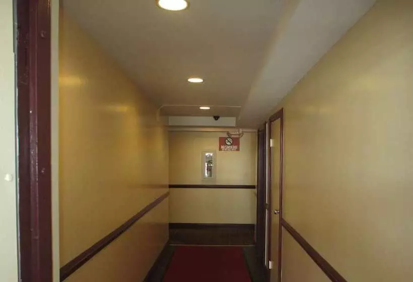 فندق على الطريق Regal Inn Chicago O Hare  Franklin Park