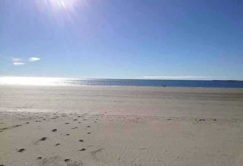 Arrow Motel Apartments