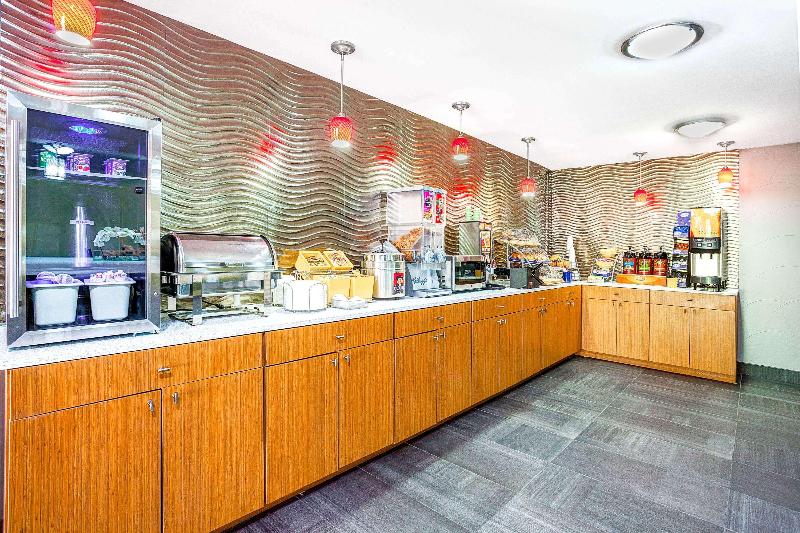 Otel Arya Inn & Suites