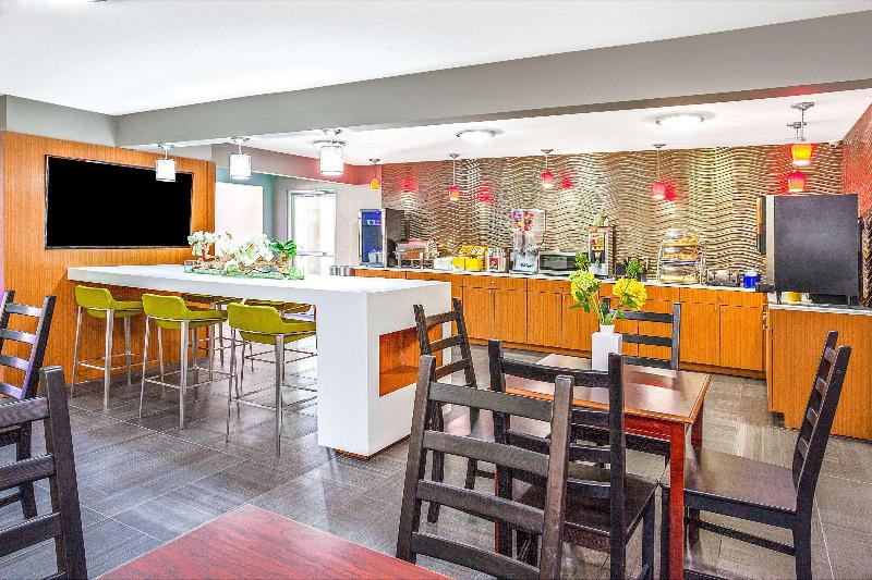 Otel Arya Inn & Suites