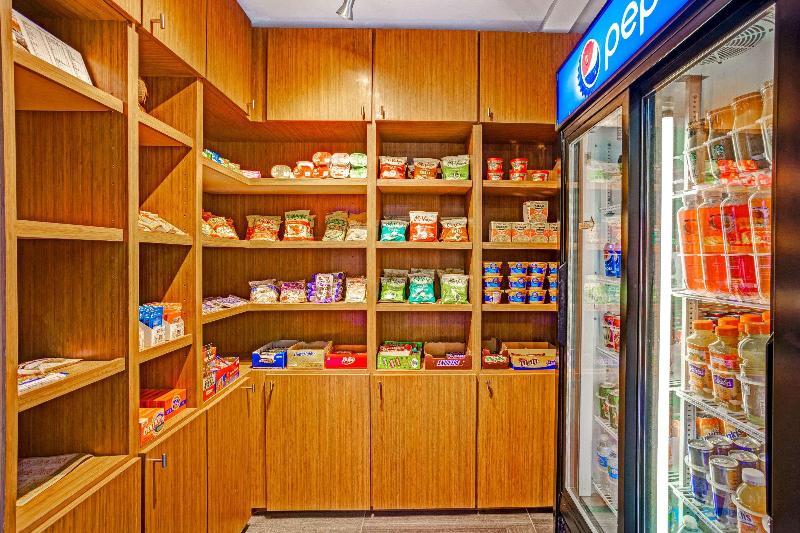 Otel Arya Inn & Suites