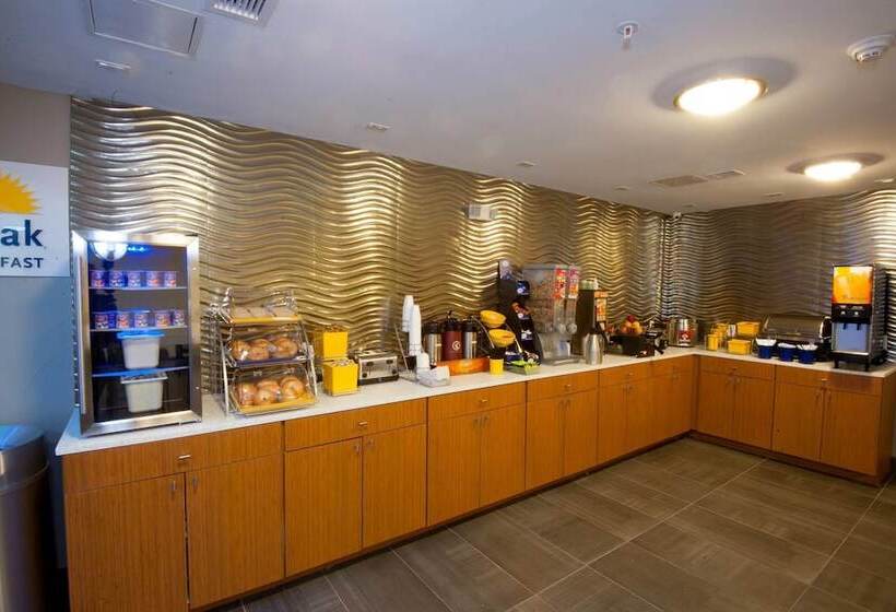 Otel Arya Inn & Suites