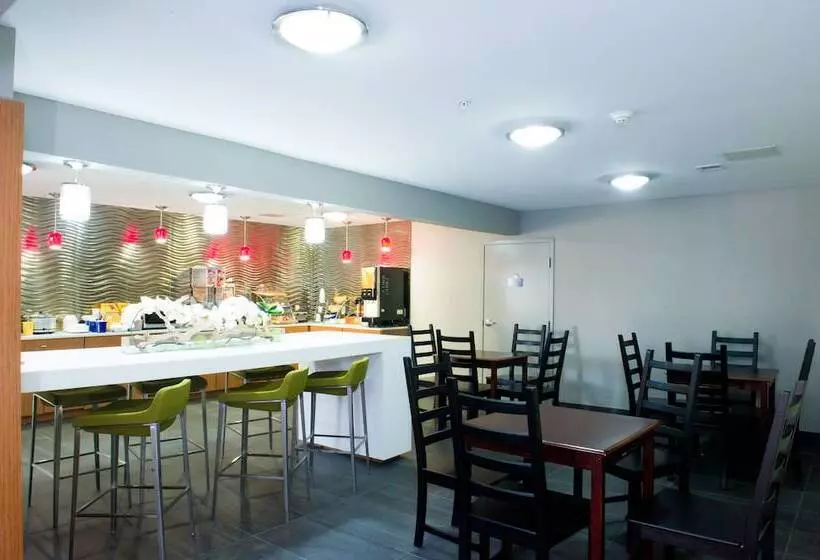 ホテル Arya Inn & Suites
