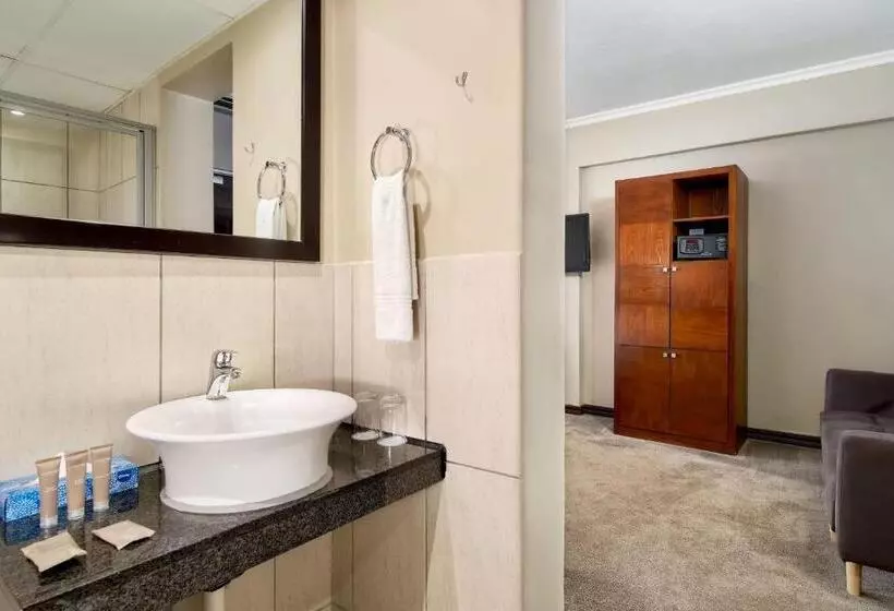 Protea Hotel By Marriott Pretoria Hatfield