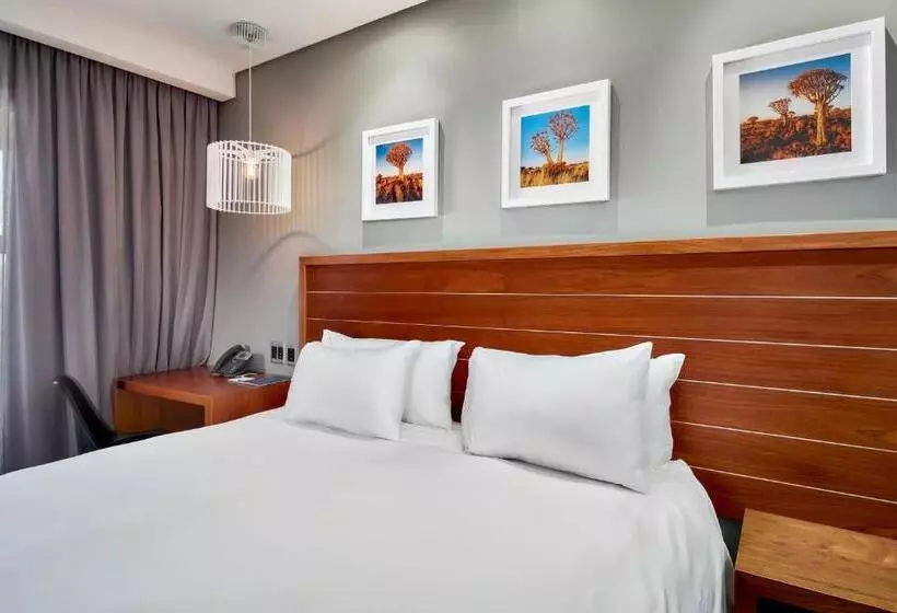 Protea Hotel By Marriott Pretoria Hatfield