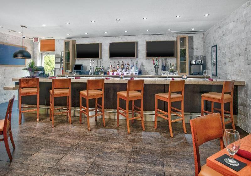 فندق Holiday Inn Dallas   Fort Worth Airport South, An Ihg