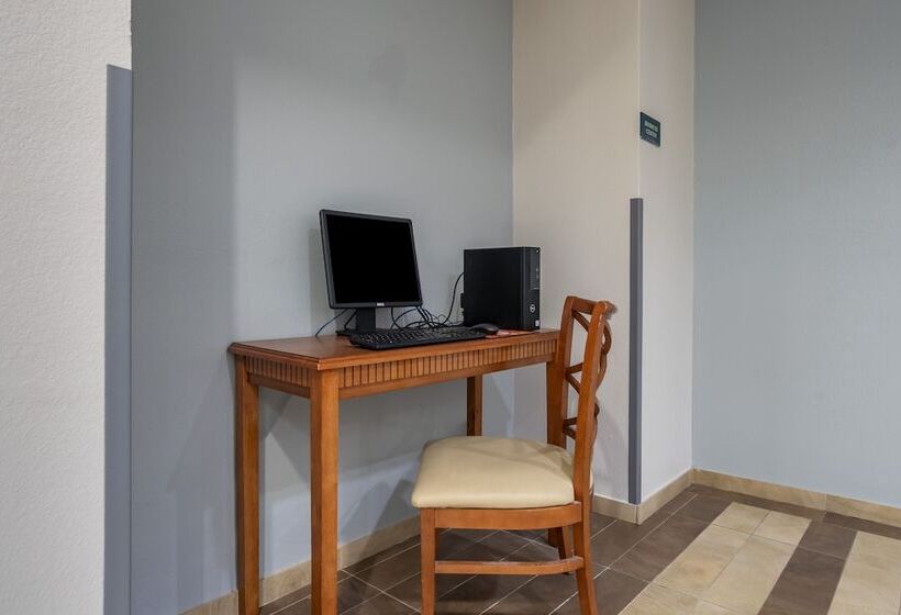 בית מלון כפרי Mainstay Suites Denham Springs  Baton Rouge East