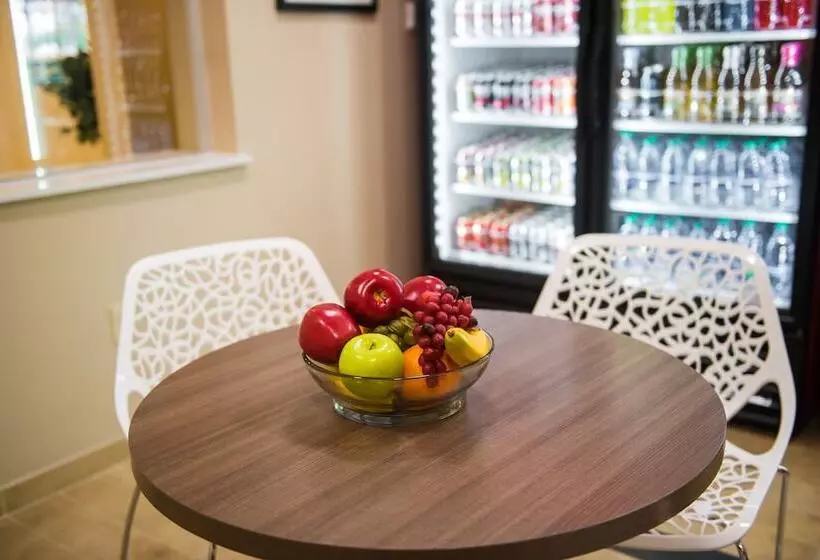 Отель Mainstay Suites Denham Springs Baton Rouge East