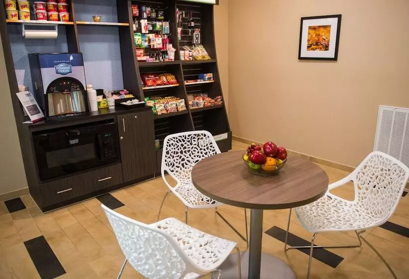 Отель Mainstay Suites Denham Springs Baton Rouge East