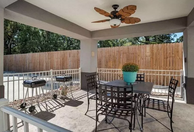 Отель Mainstay Suites Denham Springs Baton Rouge East