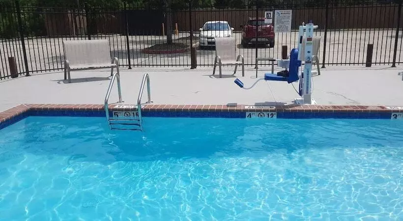 Отель Mainstay Suites Denham Springs Baton Rouge East