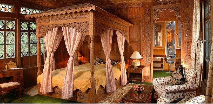 فندق Welcomheritage Gurkha Houseboats