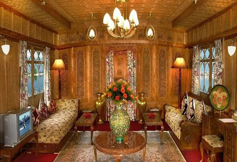 酒店 Welcomheritage Gurkha Houseboats