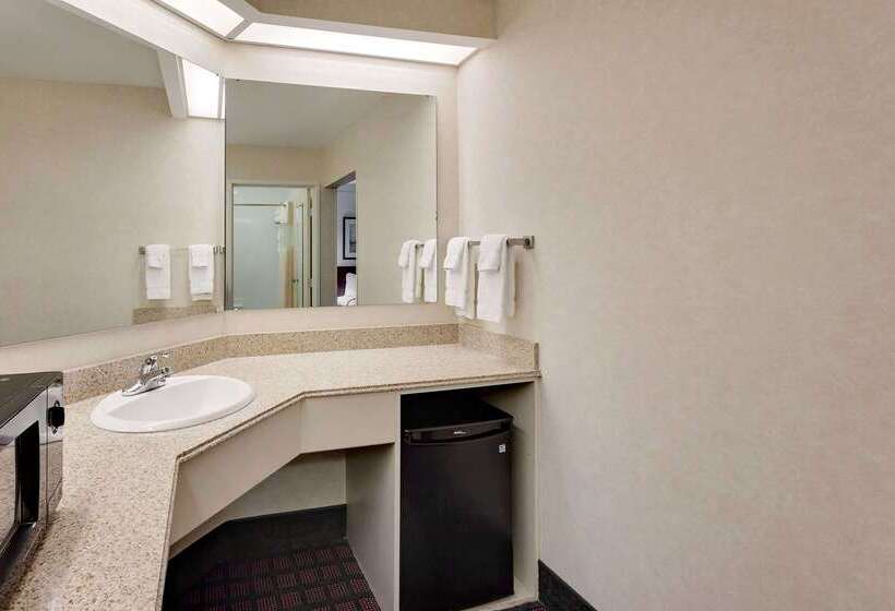 هتل Best Western Byron Center