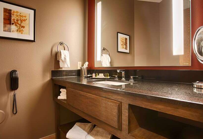 فندق Best Western Premier Ivy Inn & Suites