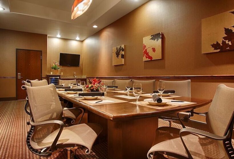 فندق Best Western Premier Ivy Inn & Suites