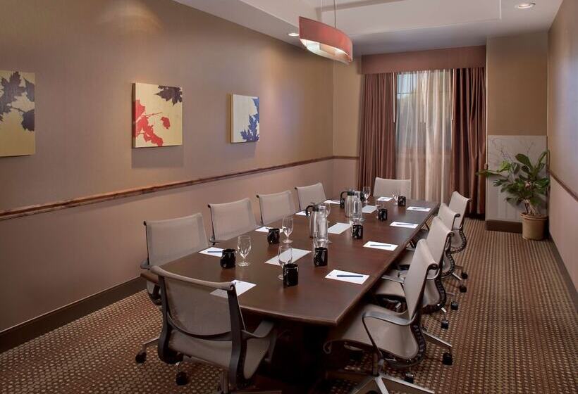 فندق Best Western Premier Ivy Inn & Suites