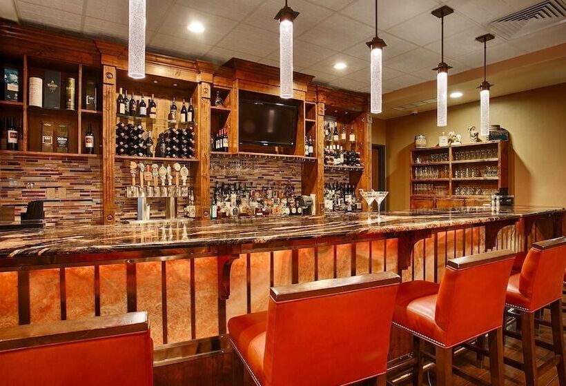 فندق Best Western Premier Ivy Inn & Suites