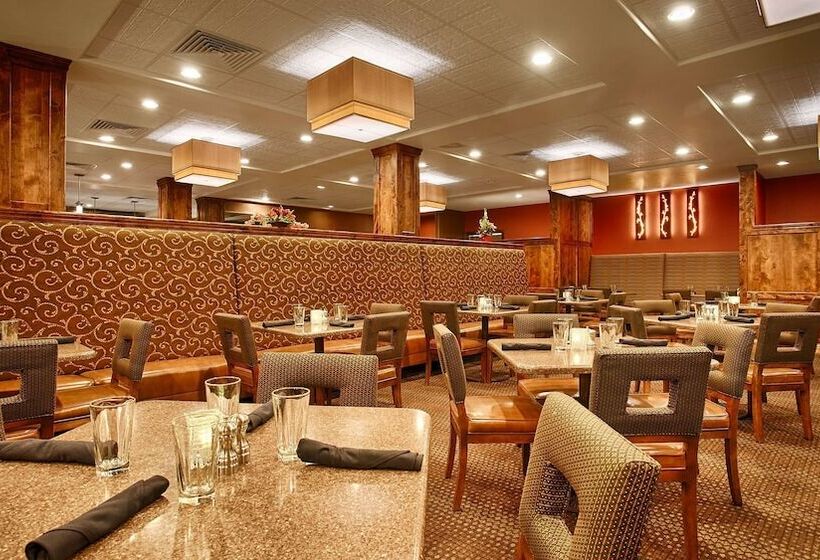 فندق Best Western Premier Ivy Inn & Suites