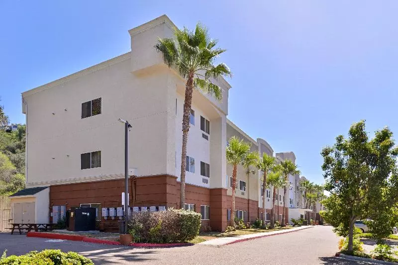 هتل Candlewood Suites San Diego, An Ihg