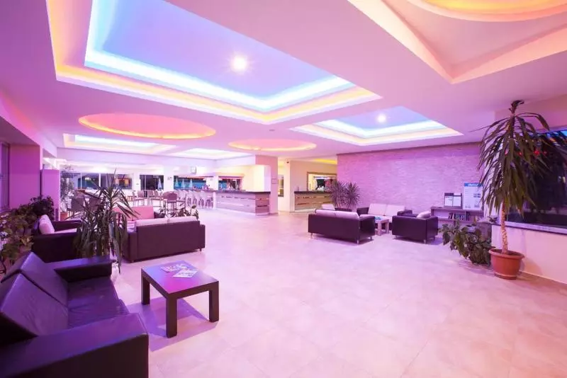 Отель Catty Cats Garden