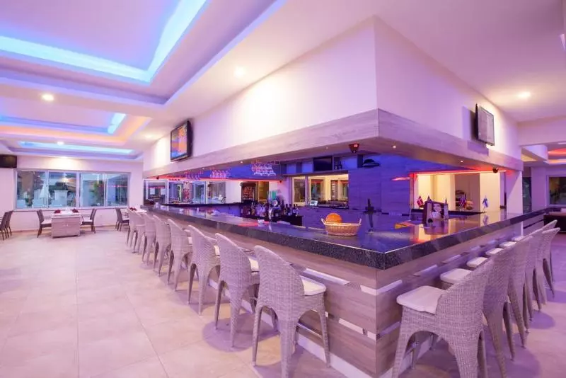 Отель Catty Cats Garden