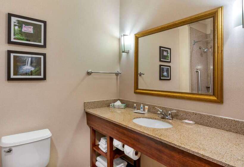 فندق Comfort Suites Eugene