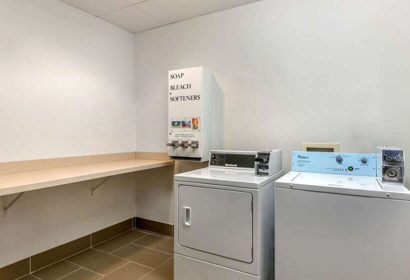 בית מלון כפרי Comfort Suites South