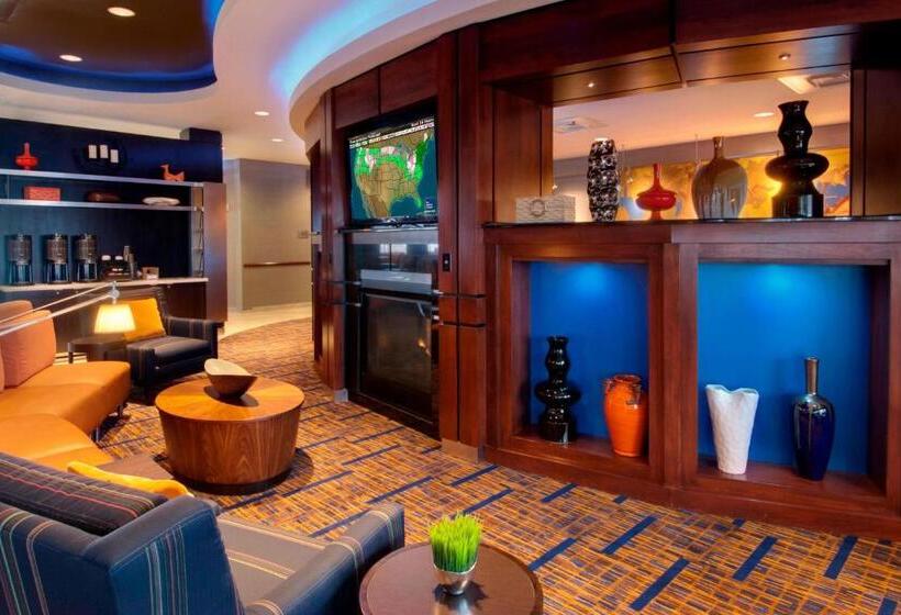 Отель Courtyard By Marriott Madison East