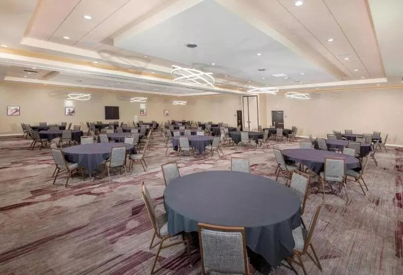 ホテル Courtyard By Marriott Santa Ana Orange County