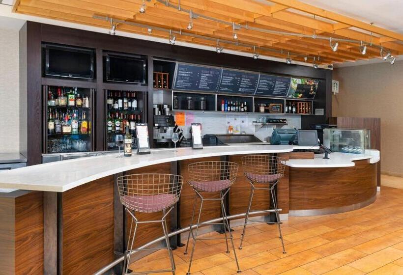 ホテル Courtyard By Marriott Santa Ana Orange County