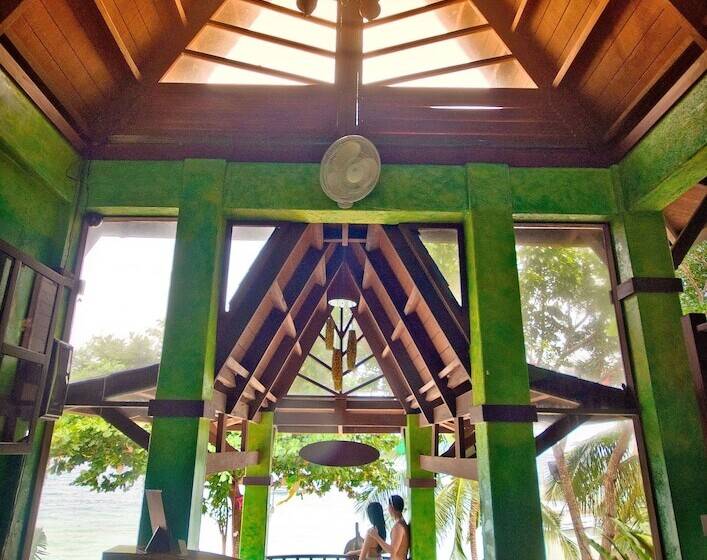 Hotel Flushing Meadows Resorts & Playground