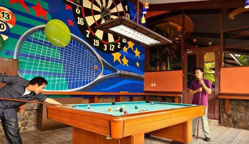 בית מלון כפרי Flushing Meadows Resorts & Playground