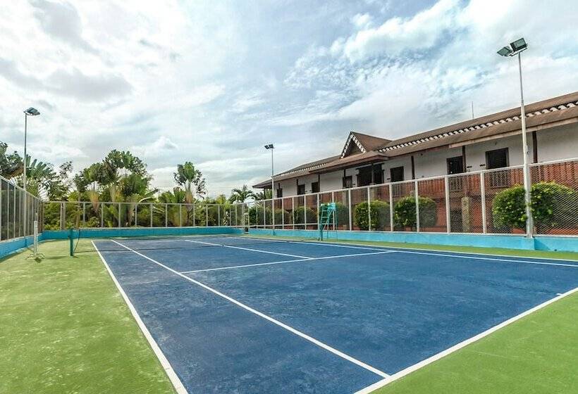 Hotel Flushing Meadows Resorts & Playground