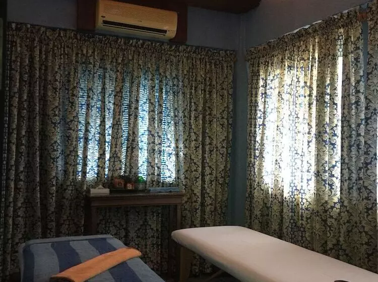 בית מלון כפרי Flushing Meadows Resorts & Playground