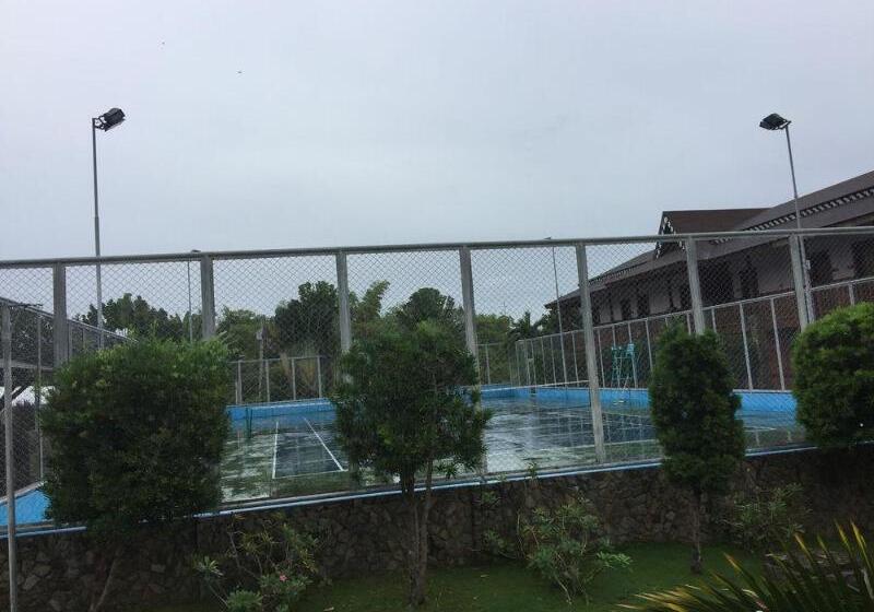 Hotel Flushing Meadows Resorts & Playground