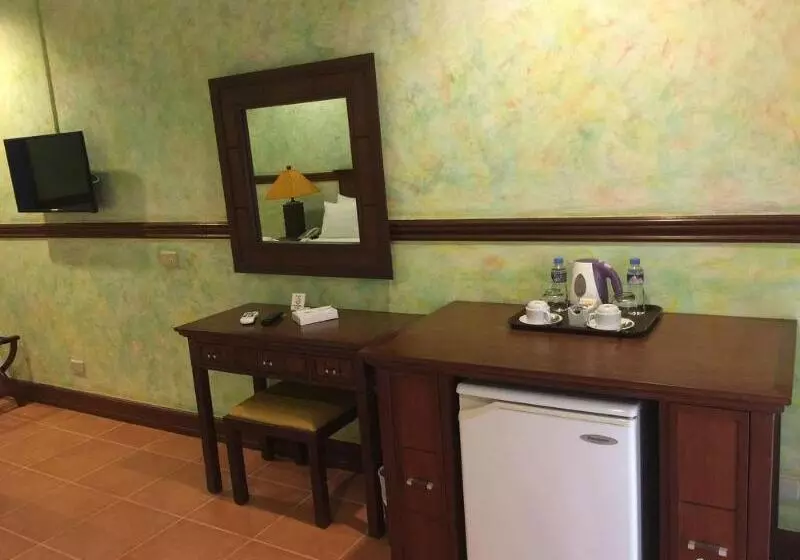 בית מלון כפרי Flushing Meadows Resorts & Playground