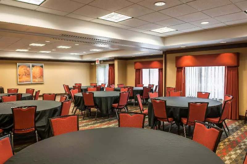 Отель Holiday Inn   Indianapolis Downtown, An Ihg