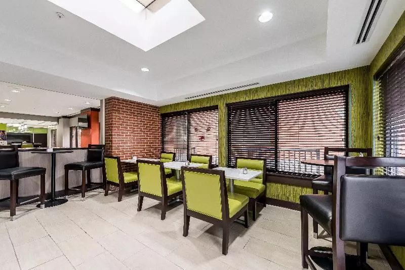 Отель Holiday Inn   Indianapolis Downtown, An Ihg