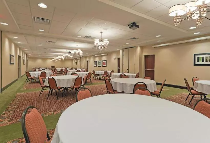 Отель Holiday Inn Meridian East I 59 / I 20