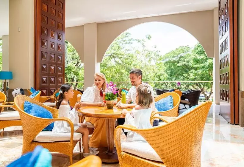 Hotell Jpark Island Resort & Waterpark Cebu