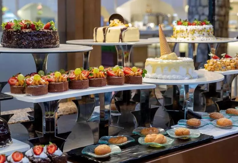 Hotelli Marti Resort Deluxe